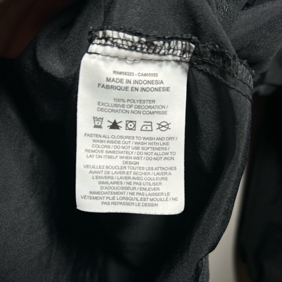 Nike Women's Run Division jacket (Style DD6462-010) - Picture 6 of 6